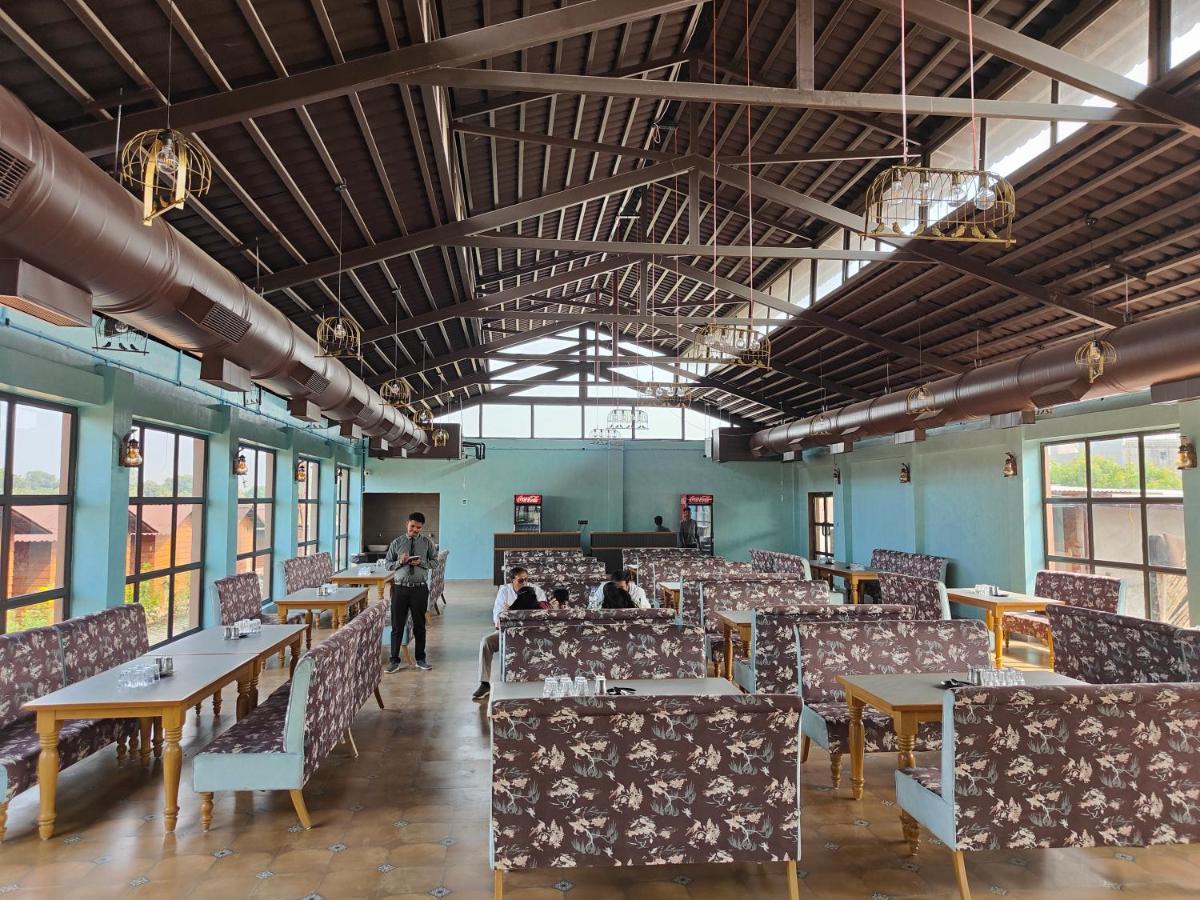 Nirvana Resort And Restaurant Garudeshwar Esterno foto