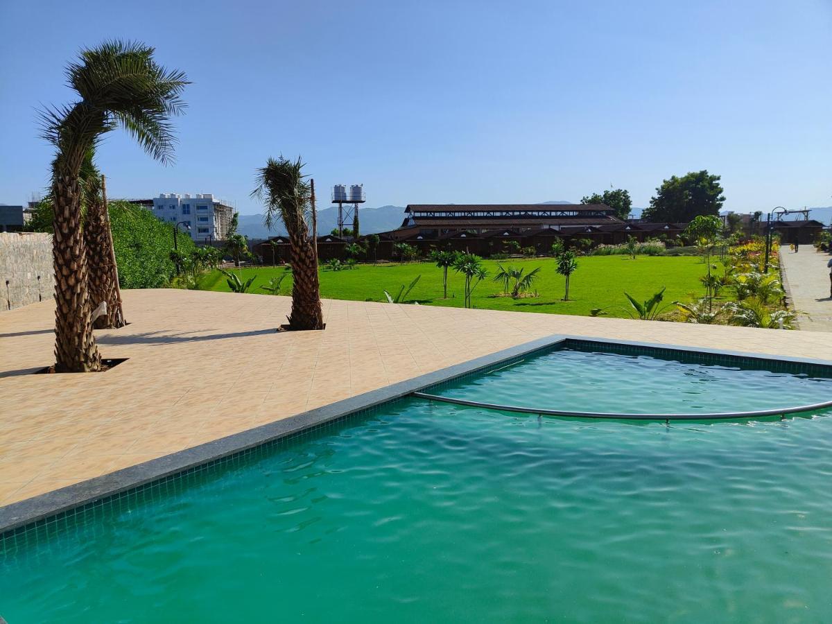Nirvana Resort And Restaurant Garudeshwar Esterno foto